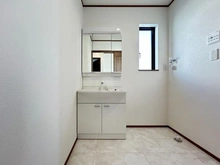 【神奈川県/川崎市宮前区東有馬】東有馬2丁目新築戸建　I号棟 洗面所