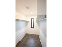 【神奈川県/川崎市高津区梶ケ谷】梶ヶ谷4丁目中古戸建 収納：ウォークインクローゼット