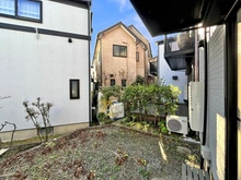 【神奈川県/川崎市高津区北見方】北見方3丁目中古戸建 敷地内