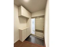 【神奈川県/横浜市緑区十日市場町】横浜市緑区十日市場町　中古戸建 玄関