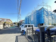 【神奈川県/川崎市麻生区片平】片平1丁目新築戸建B号棟 建築中の外観：全2棟　奥