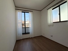 【神奈川県/川崎市麻生区片平】片平1丁目新築戸建B号棟 洋室