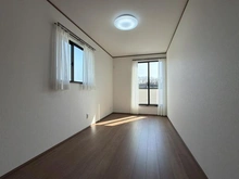 【神奈川県/川崎市麻生区片平】片平1丁目新築戸建B号棟 洋室