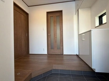 【神奈川県/川崎市麻生区片平】片平1丁目新築戸建B号棟 玄関