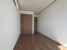 【神奈川県/川崎市麻生区片平】片平1丁目新築戸建A号棟 洋室