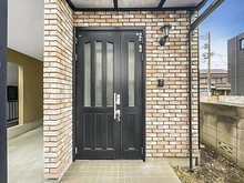 【神奈川県/川崎市川崎区中島】川崎市川崎区中島2丁目　中古戸建 玄関