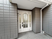 【神奈川県/横浜市泉区白百合】横浜市泉区白百合3丁目　中古戸建 玄関