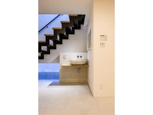 【東京都/世田谷区世田谷】世田谷区世田谷1丁目　新築戸建　B号棟 ホール