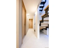 【東京都/世田谷区世田谷】世田谷区世田谷1丁目　新築戸建　B号棟 廊下