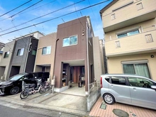 【神奈川県/川崎市幸区鹿島田】川崎市幸区鹿島田3丁目　中古戸建 外観：右から2番目