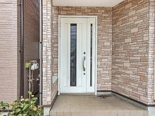 【神奈川県/川崎市宮前区初山】川崎市宮前区初山2丁目　中古戸建 玄関