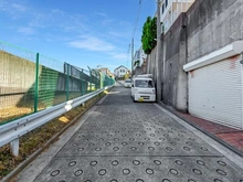 【神奈川県/横浜市青葉区すみよし台】横浜市青葉区すみよし台　中古戸建 前面道路