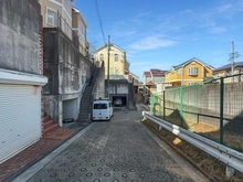 【神奈川県/横浜市青葉区すみよし台】横浜市青葉区すみよし台　中古戸建 前面道路