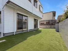 【神奈川県/川崎市高津区梶ケ谷】川崎市高津区梶ケ谷3丁目　中古戸建 敷地内