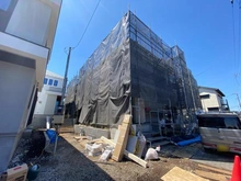 【神奈川県/川崎市宮前区神木本町】宮前区神木本町3丁目新築戸建4号棟 建築中の外観：全6棟　中央