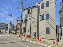 【神奈川県/川崎市中原区下小田中】下小田中3丁目新築戸建2号棟 建築中の外観：全２棟　角側