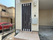 【神奈川県/横浜市磯子区滝頭】横浜市磯子区滝頭1丁目　中古戸建 玄関