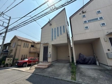 【神奈川県/横浜市磯子区滝頭】横浜市磯子区滝頭1丁目　中古戸建 外観：写真中央