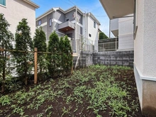【神奈川県/川崎市高津区向ケ丘】高津区向ヶ丘新築戸建て10号棟 敷地内