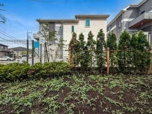 【神奈川県/川崎市高津区向ケ丘】高津区向ヶ丘新築戸建て10号棟 敷地内