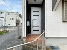 【神奈川県/横浜市都筑区池辺町】横浜市都筑区池辺町　中古戸建 玄関