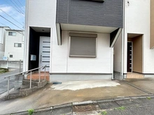 【神奈川県/横浜市都筑区池辺町】横浜市都筑区池辺町　中古戸建 駐車場