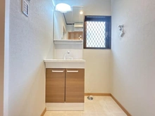 【神奈川県/横浜市青葉区荏田町】横浜市青葉区荏田町　中古戸建 洗面所