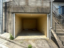 【神奈川県/横浜市磯子区栗木】横浜市磯子区栗木2丁目　中古戸建 駐車場