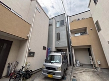 【神奈川県/横浜市港北区新吉田東】横浜市港北区新吉田東3丁目　中古戸建 外観：中央左