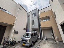 【神奈川県/横浜市港北区新吉田東】横浜市港北区新吉田東3丁目　中古戸建 外観：中央左
