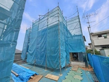 【神奈川県/川崎市宮前区野川本町】野川本町1丁目4号棟 建築中の外観：全4棟
