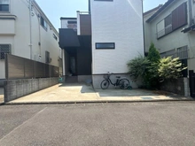 【神奈川県/横浜市瀬谷区阿久和東】横浜市瀬谷区阿久和東1丁目　中古戸建 駐車場