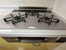 【神奈川県/川崎市宮前区西野川】西野川3丁目　中古戸建 キッチン：三口コンロ