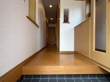 【神奈川県/川崎市宮前区西野川】西野川3丁目　中古戸建 玄関
