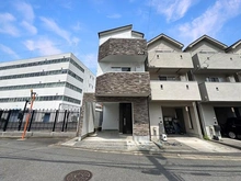 【神奈川県/川崎市中原区宮内】川崎市中原区宮内1丁目　中古戸建 外観：中央