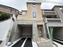 【神奈川県/川崎市宮前区馬絹】川崎市宮前区馬絹3丁目 新築戸建 1号棟 外観：全2棟　中央