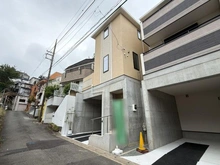 【神奈川県/川崎市宮前区馬絹】川崎市宮前区馬絹3丁目 新築戸建 1号棟 外観：全2棟　中央