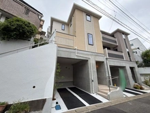 【神奈川県/川崎市宮前区馬絹】川崎市宮前区馬絹3丁目 新築戸建 1号棟 外観：全2棟　中央