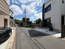 【神奈川県/川崎市高津区千年】川崎市高津区千年　新築戸建 前面道路