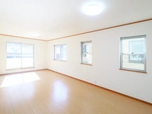 【神奈川県/横浜市鶴見区朝日町】鶴見区朝日町1丁目　中古戸建 リビング・ダイニング