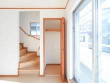【神奈川県/横浜市鶴見区朝日町】鶴見区朝日町1丁目　中古戸建 収納