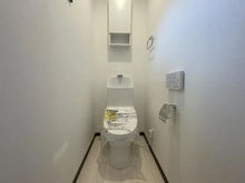 【神奈川県/川崎市宮前区野川本町】宮前区野川本町1丁目 新築戸建 1号棟 トイレ:1階