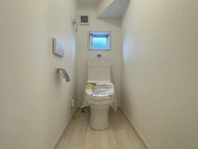 【神奈川県/川崎市宮前区野川本町】宮前区野川本町1丁目 新築戸建 7号棟 トイレ:1階