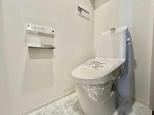 【東京都/新宿区高田馬場】新宿区高田馬場4丁目　新築戸建てB棟 トイレ