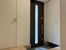 【東京都/武蔵野市八幡町】武蔵野市八幡町1丁目新築戸建 2号棟／全3棟 玄関