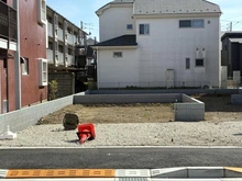 【東京都/武蔵野市関前】武蔵野市関前3丁目新築戸建 2号棟／全3号棟 現地（建築前）：全3棟 手前左側 