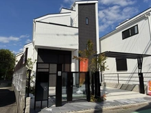 【東京都/国分寺市西恋ヶ窪】国分寺市西恋ヶ窪4丁目新築戸建 2号棟／全3号棟 外観：全3号棟、公道 南西側 幅員5.3ｍから見て右から2番目