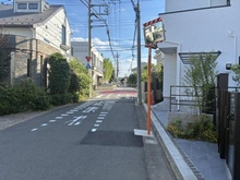 【東京都/国分寺市西恋ヶ窪】国分寺市西恋ヶ窪4丁目新築戸建 3号棟／全3号棟 前面道路：公道 南東側 幅員5.1ｍ