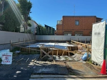 【東京都/三鷹市上連雀】三鷹市上連雀4丁目新築戸建 2号棟 現地（建築前）：全2号棟 左側の物件