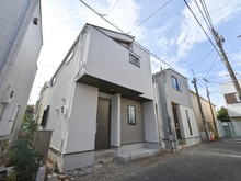 【東京都/杉並区阿佐谷南】杉並区阿佐谷南1丁目 新築戸建 A号棟 建築中の外観：全2号棟 北側私道から見て 左側の物件
